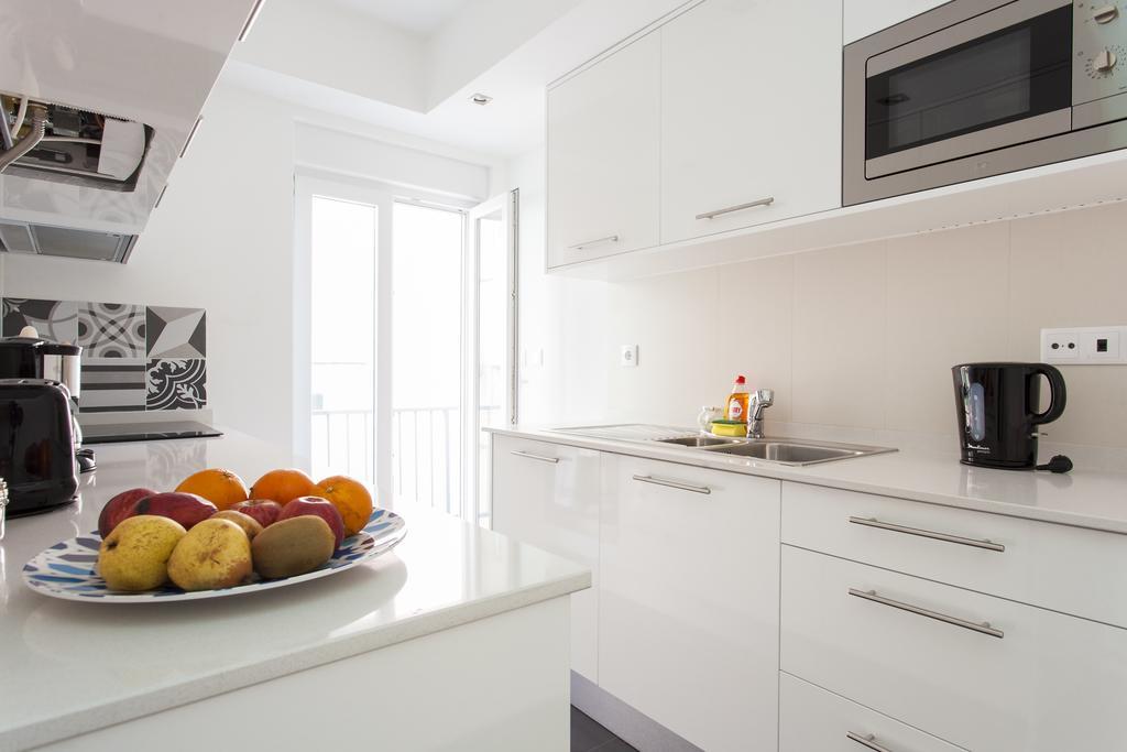 Joivy Joyful 2Br Apt With Terrace Nearby Sao Bento Palace Лиссабон Номер фото