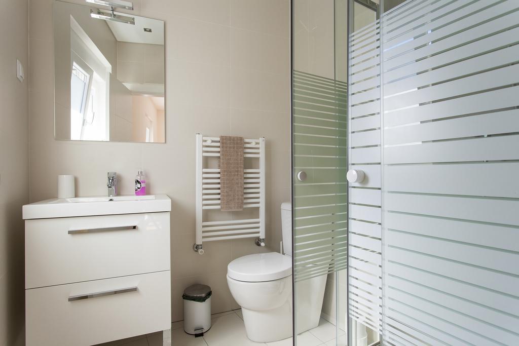 Joivy Joyful 2Br Apt With Terrace Nearby Sao Bento Palace Лиссабон Экстерьер фото
